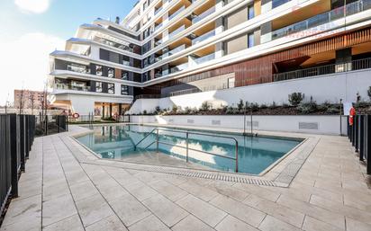 Swimming pool of Flat to rent in  Madrid Capital  with Air Conditioner, Heating and Parquet flooring