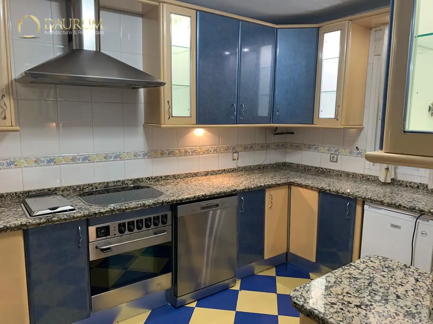 Cuina de Casa adosada en venda en Sevilla amb Aire condicionat, Calefacció i Terrassa