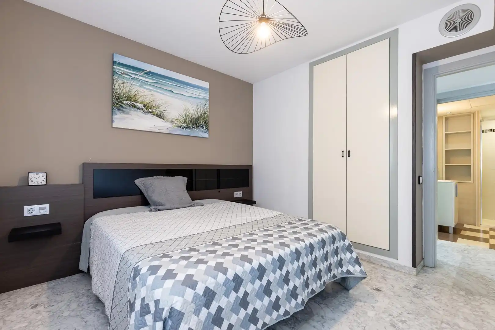Dormitori de Apartament en venda en Salou amb Calefacció, Piscina i Moblat