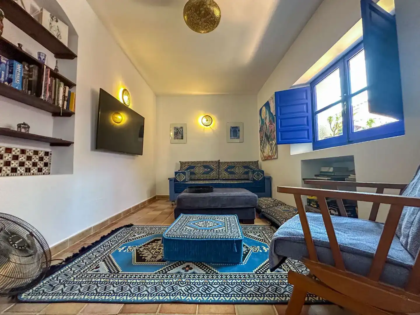 Sala d'estar de Casa adosada en venda en Lecrín amb Piscina i Balcó