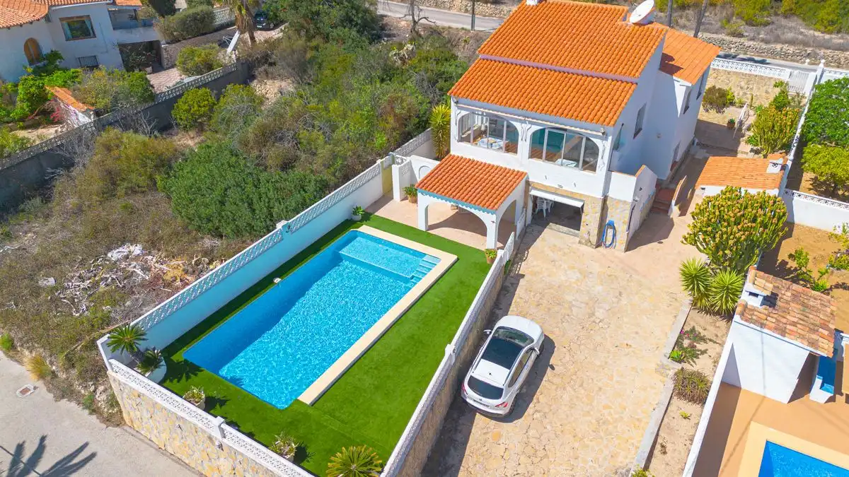Swimming pool of Houses for sale in Calpe / Calp  with Air Conditioner, Heating and Private garden