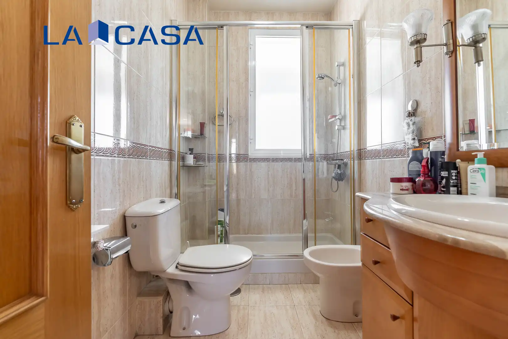Baño de Piso en venta en Madrid con Calefacción y Terraza