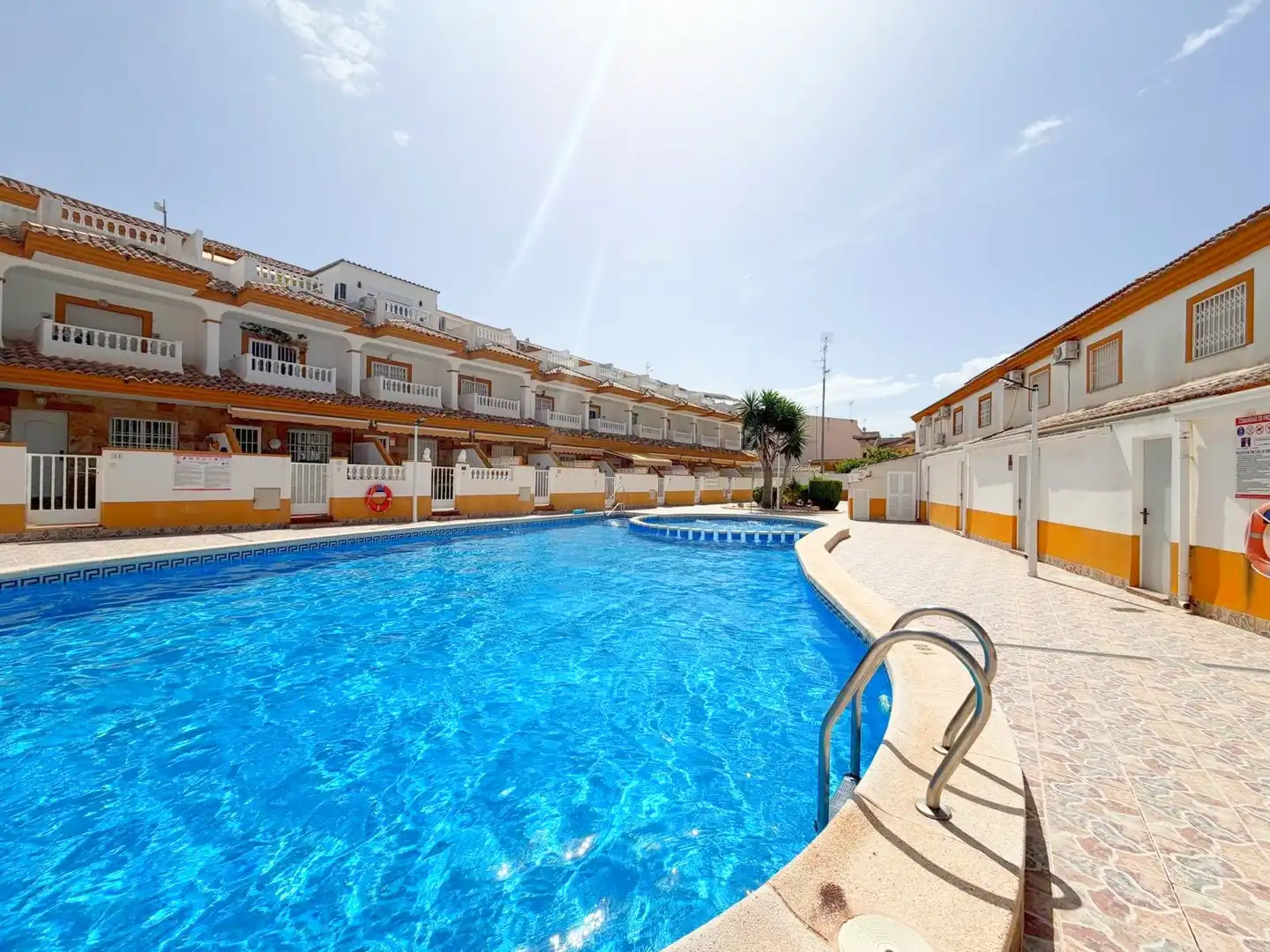 Piscina de Casa o xalet en venda en Los Alcázares amb Aire condicionat, Terrassa i Traster