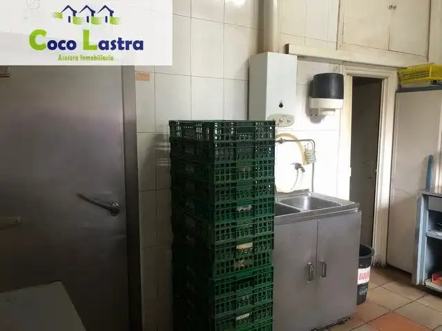 Local de lloguer a Avenida de Alfonso VI, 4, Chinchibarra