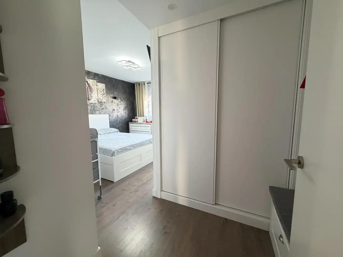 Schlafzimmer von Dachboden zum Verkauf in Alovera mit Klimaanlage, Heizung und Terrasse