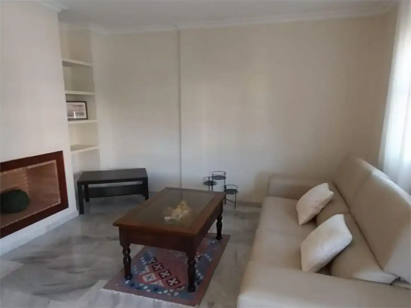 Sala d'estar de Casa o xalet en venda en Espartinas amb Aire condicionat, Jardí privat i Traster