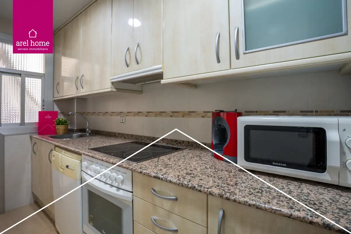 Kitchen of Flat for sale in L'Hospitalet de Llobregat  with Parquet flooring and Balcony