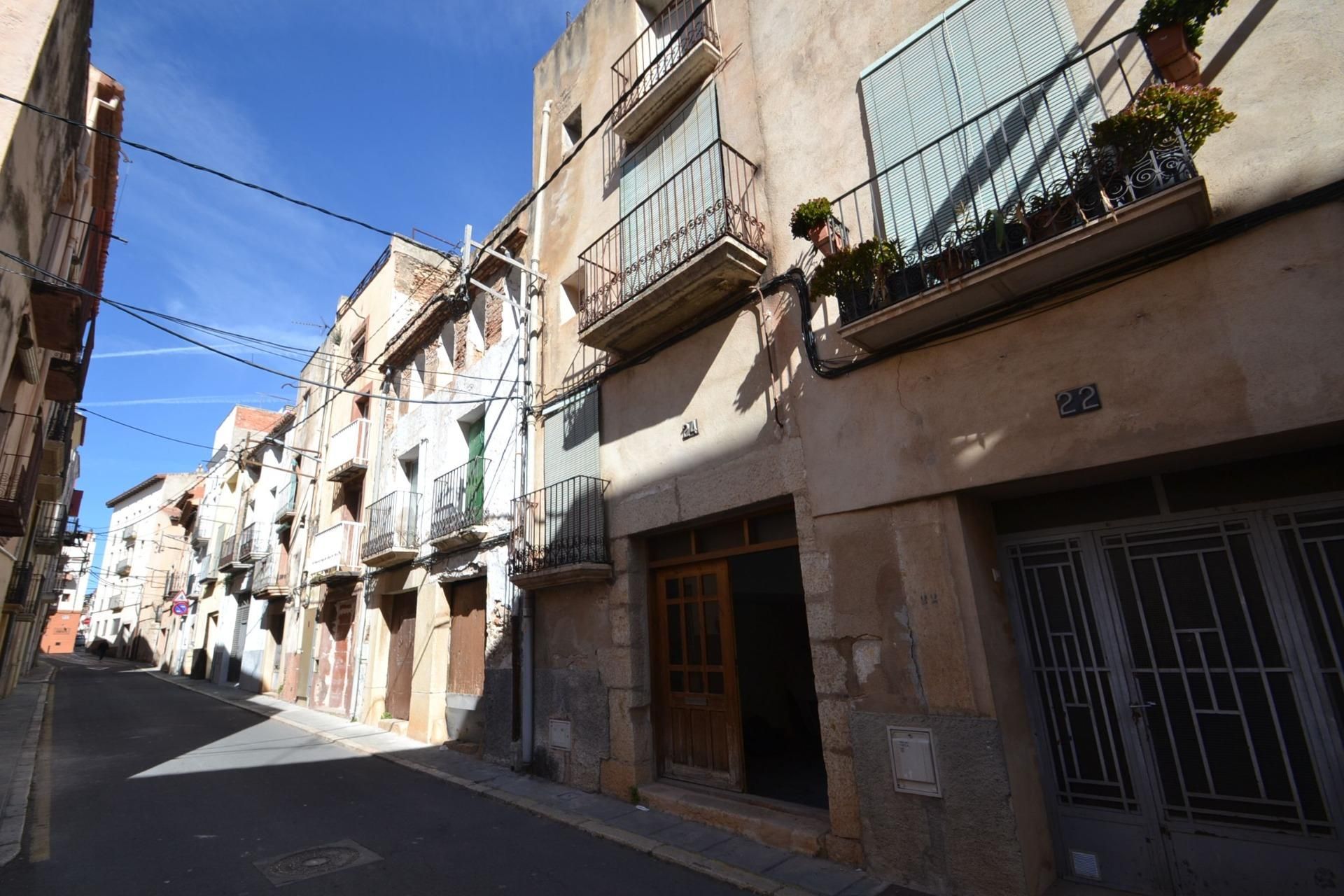 Vista exterior de Casa adosada en venda en Ulldecona amb Terrassa, Traster i Balcó