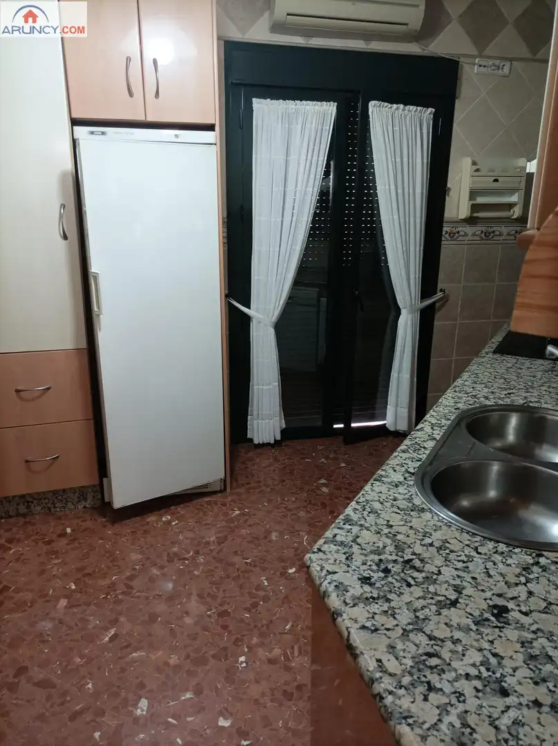 Cuina de Casa o xalet en venda en Alcalá de Guadaira amb Aire condicionat, Calefacció i Terrassa