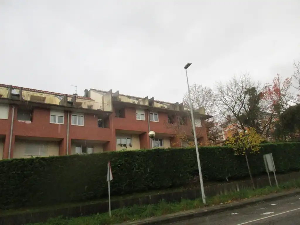 Vista exterior de Piso en venta en Piélagos