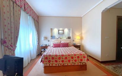 Bedroom of Flat for sale in Erandio  with Heating, Private garden and Storage room