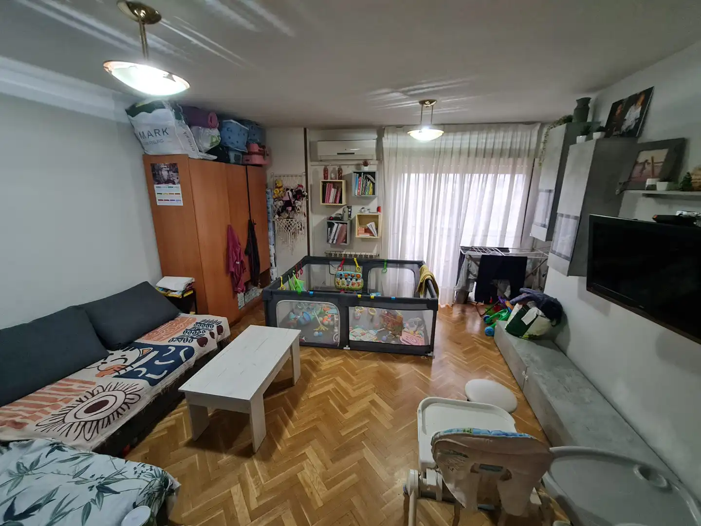 Living room of Flat for sale in Fuenlabrada  with Air Conditioner, Heating and Parquet flooring