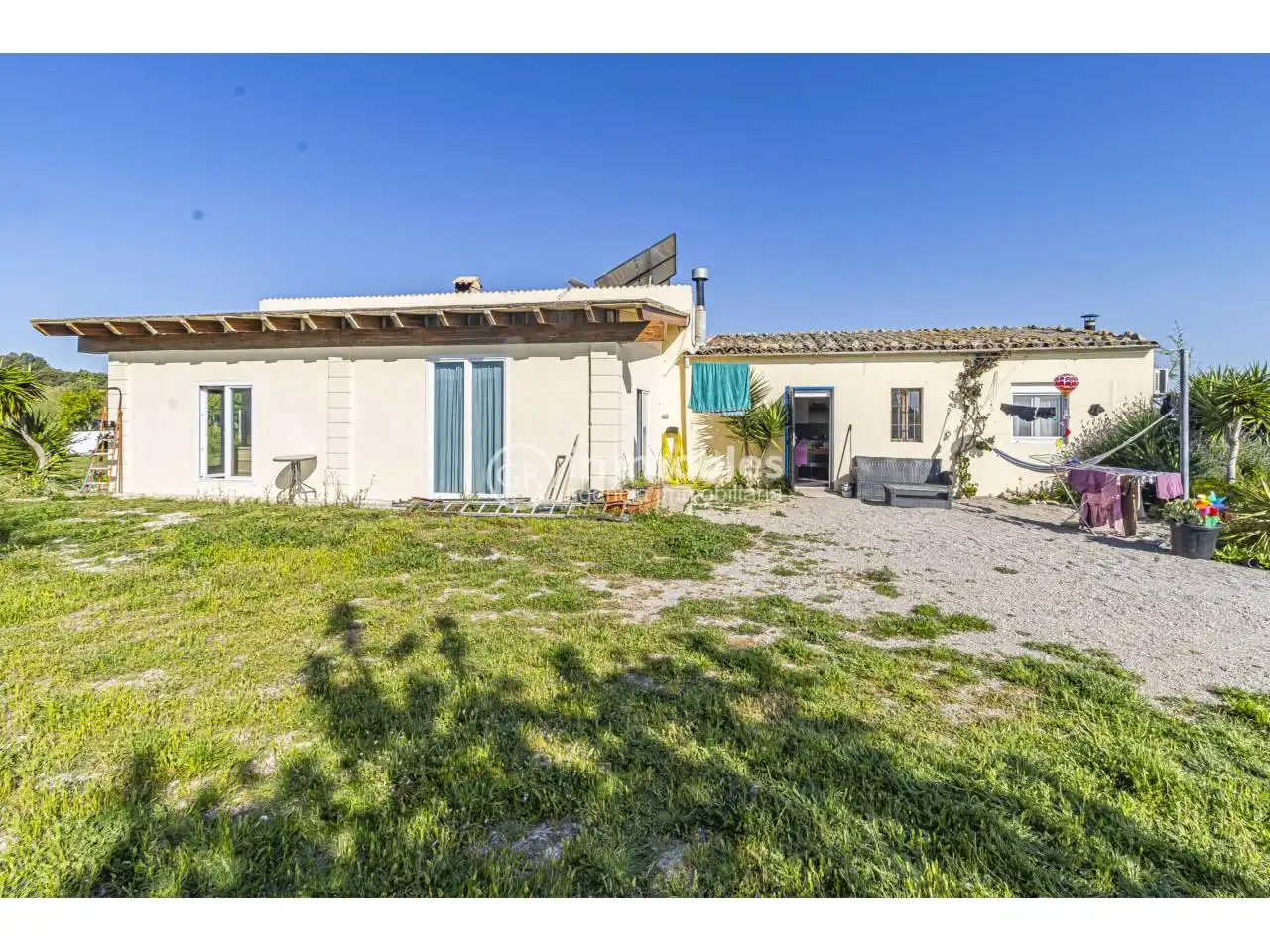 Casa rústica con jardín en venta en Poligono 3