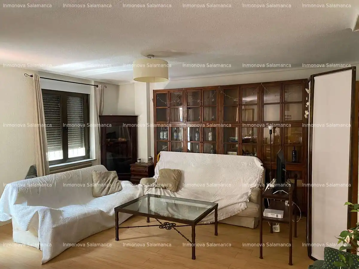 Living room of Flat for rent in Salamanca  with Heating, Terrace and Furnished