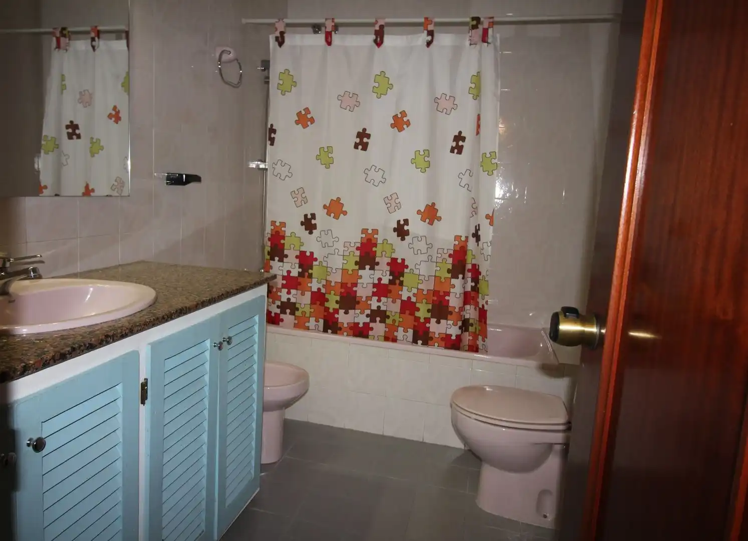 Baño de Piso en venta en Figueres con Calefacción y Terraza