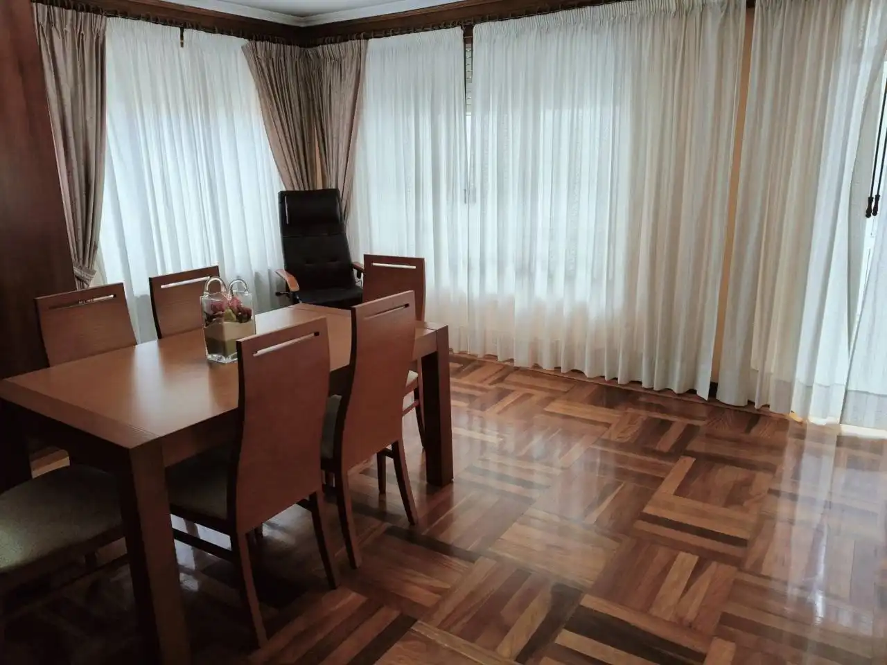 Comedor de Piso en venta en Cariño con Calefacción, Trastero y Amueblado