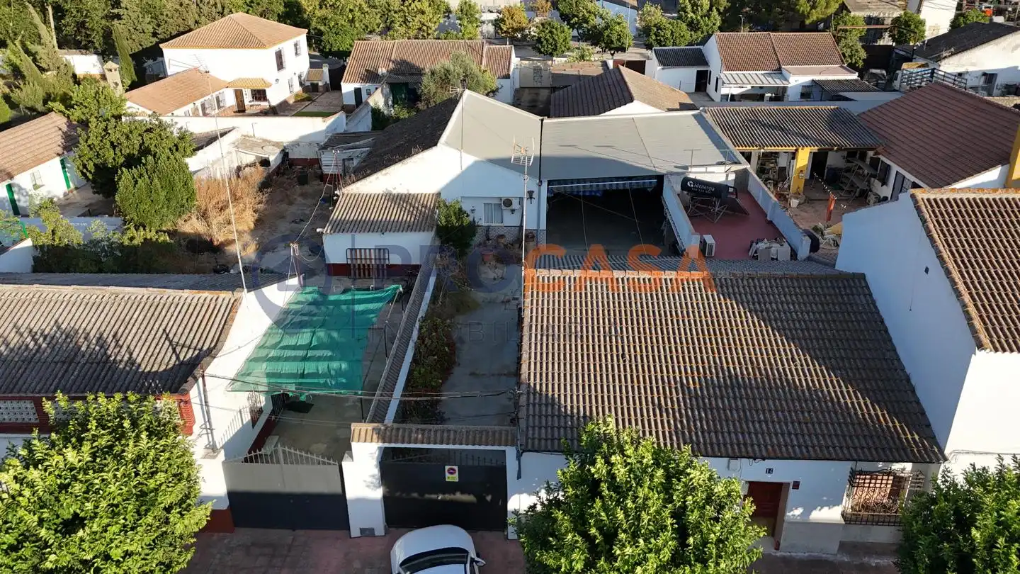 Vista exterior de Casa o xalet en venda en Utrera