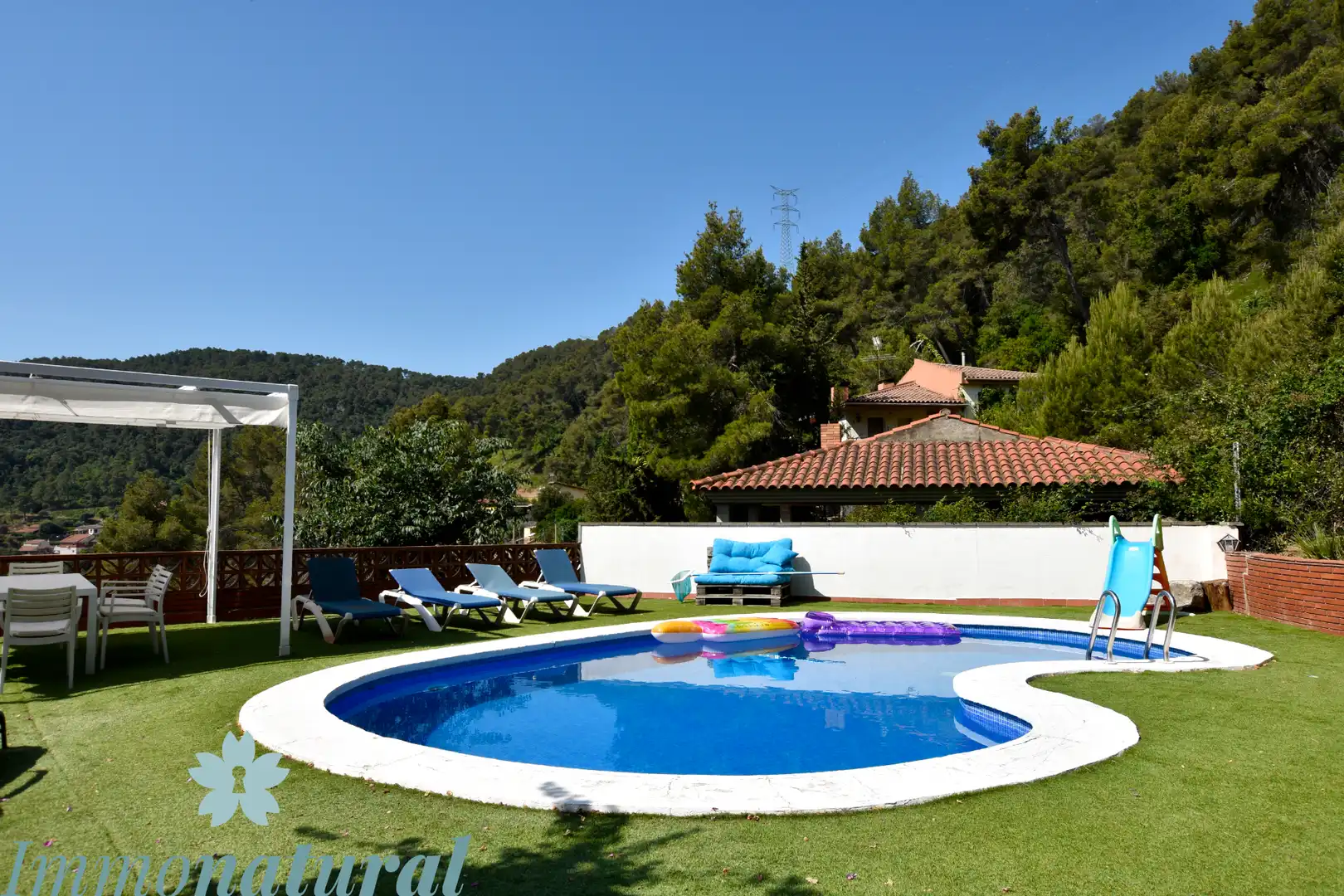 Piscina de Casa o chalet en venta en Torrelles de Llobregat con Aire acondicionado, Calefacción y Jardín privado