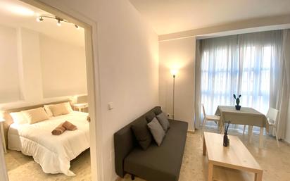 Dormitori de Apartament de lloguer en Málaga Capital amb Aire condicionat i Balcó