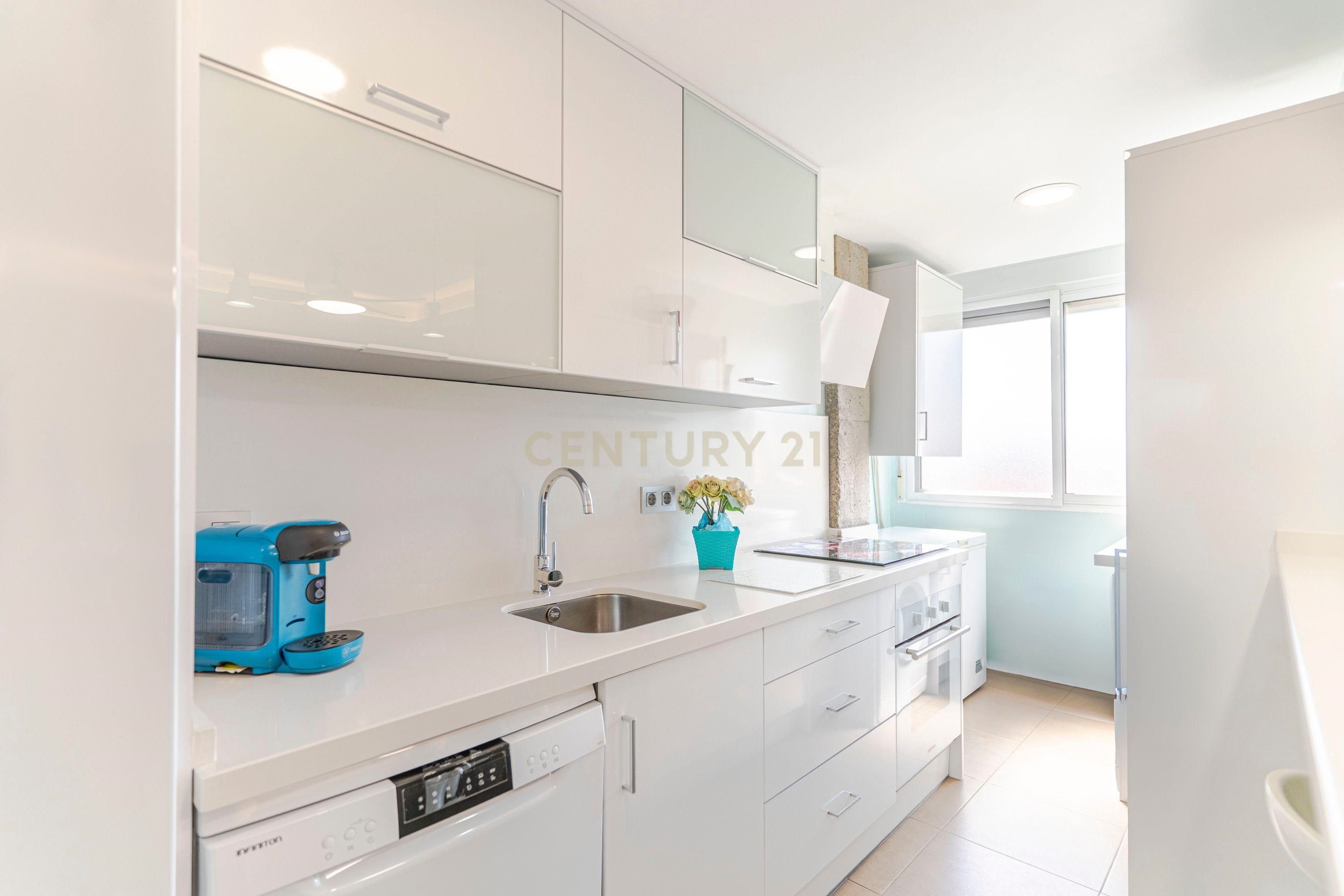 Kitchen of Flat for sale in  Granada Capital  with Air Conditioner and Terrace