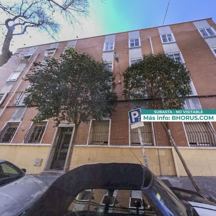 Exterior view of Flat for sale in  Madrid Capital  with Private garden