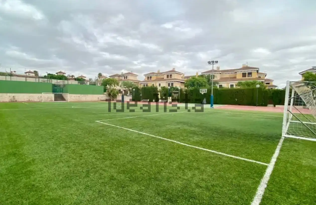 Casa adosada en venda en Espartinas amb Aire condicionat, Calefacció i Jardí privat
