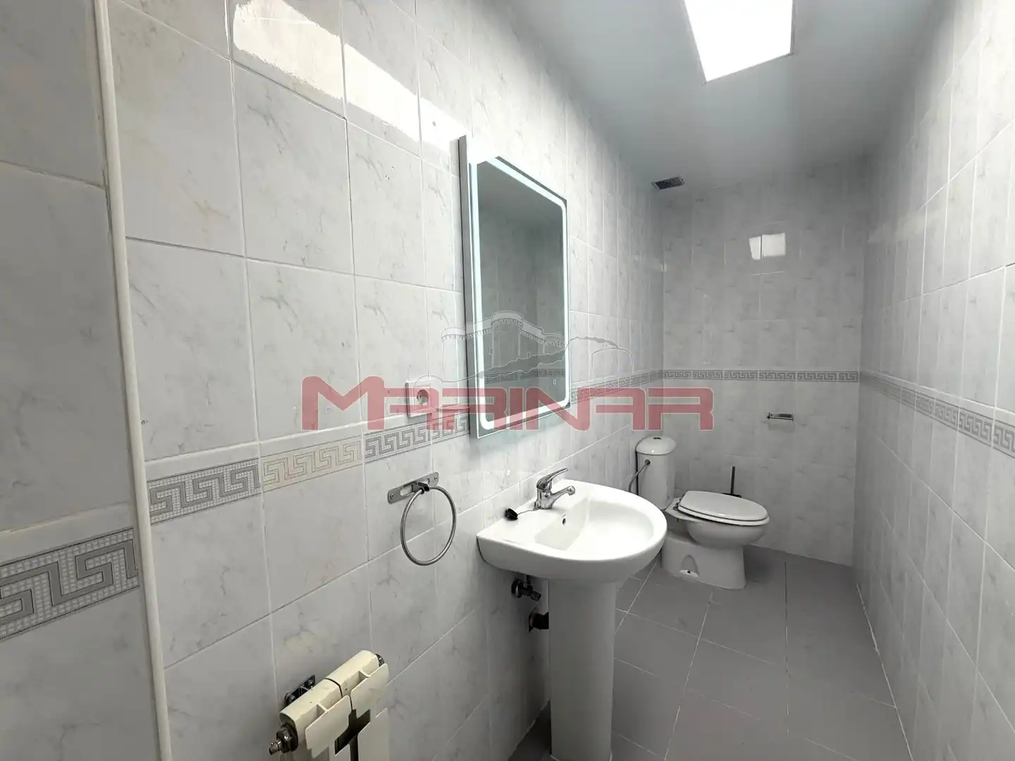 Badezimmer von Einfamilien-Reihenhaus zum Verkauf in Seseña mit Heizung und Abstellraum
