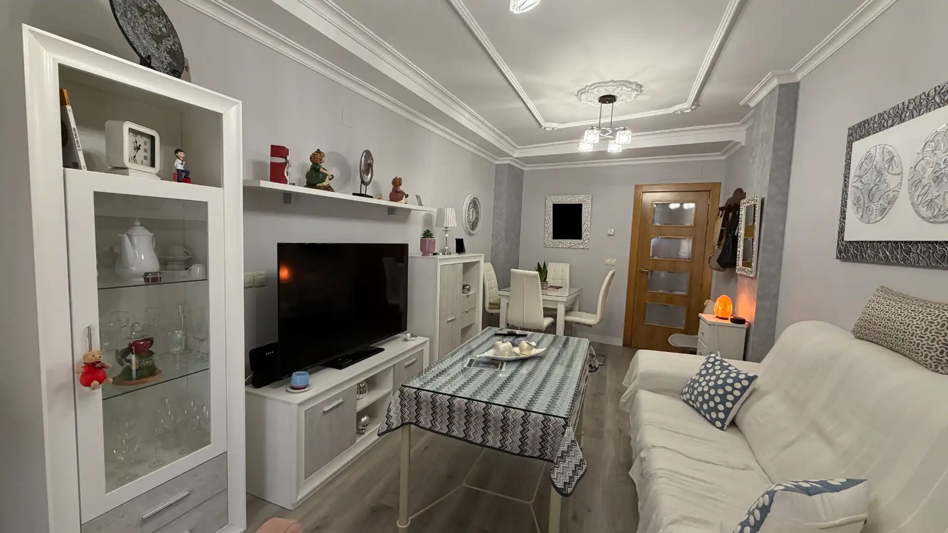 Living room of Flat for sale in Úbeda  with Air Conditioner, Heating and Terrace