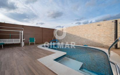 Swimming pool of Single-family semi-detached for sale in  Madrid Capital  with Private garden and Swimming Pool