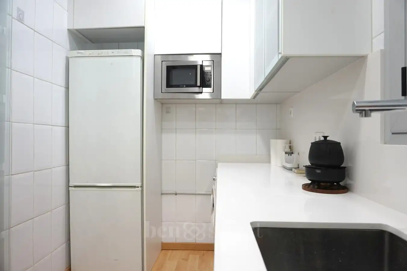 Cuina de Pis en venda en Barcelona amb Calefacció, Parquet i Moblat