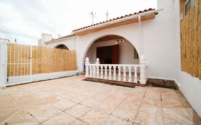 Vista exterior de Casa o xalet en venda en Torrevieja amb Terrassa