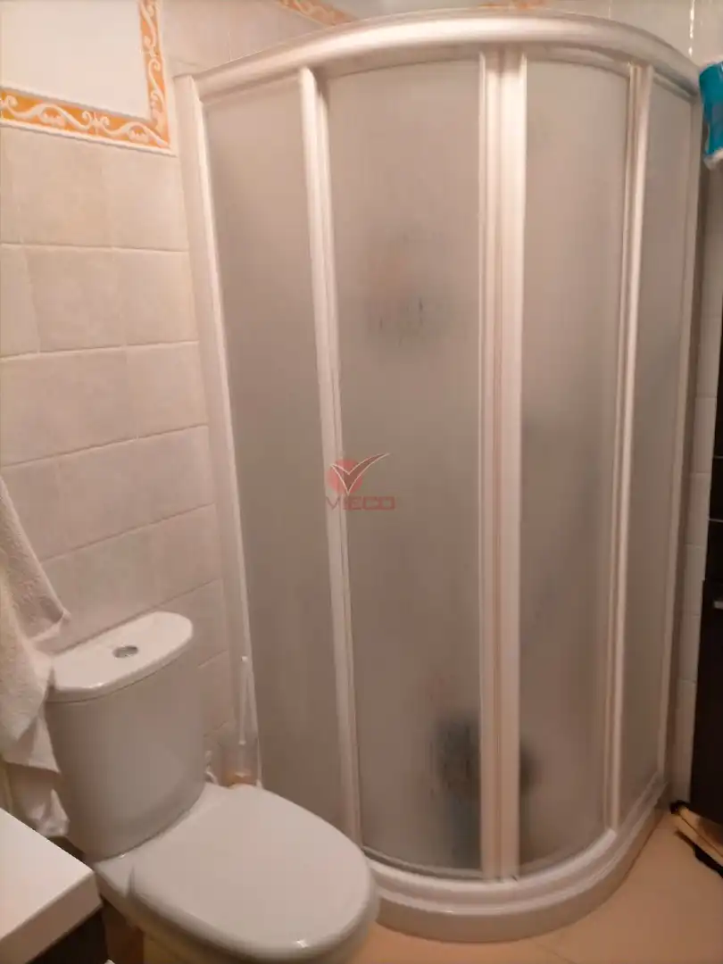 Bathroom of Flat for rent in Cuenca  with Heating and Furnished