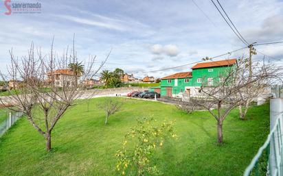 Vista exterior de Casa o xalet en venda en Camargo amb Balcó