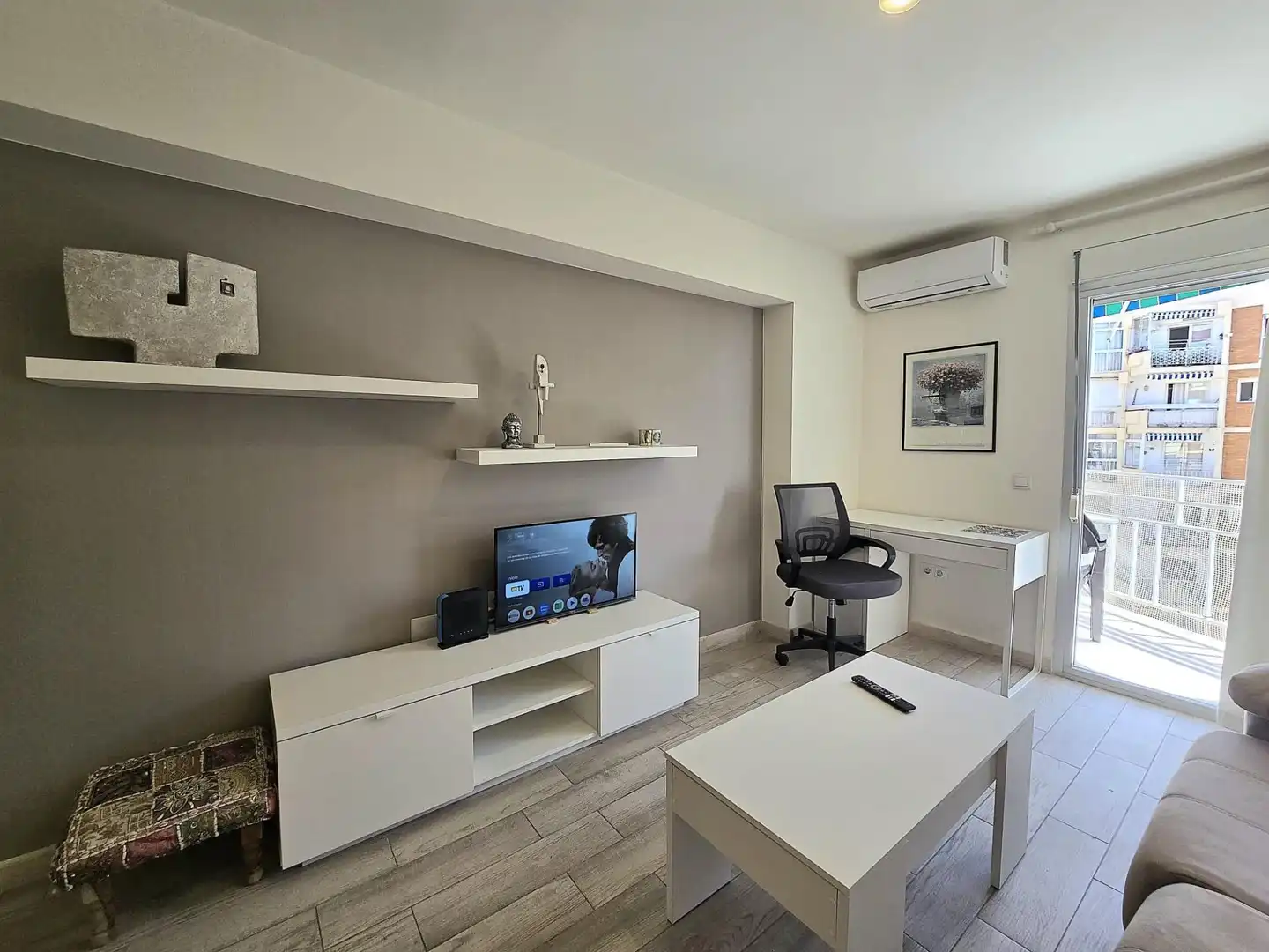 Wohnzimmer von Wohnung zum Verkauf in Benalmádena mit Privatgarten, Möbliert und Gemeinschaftspool