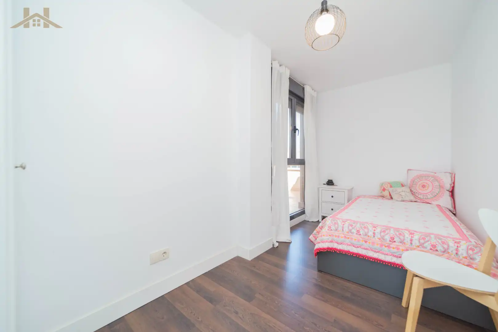 Bedroom of Attic for sale in Boadilla del Monte  with Air Conditioner, Heating and Private garden