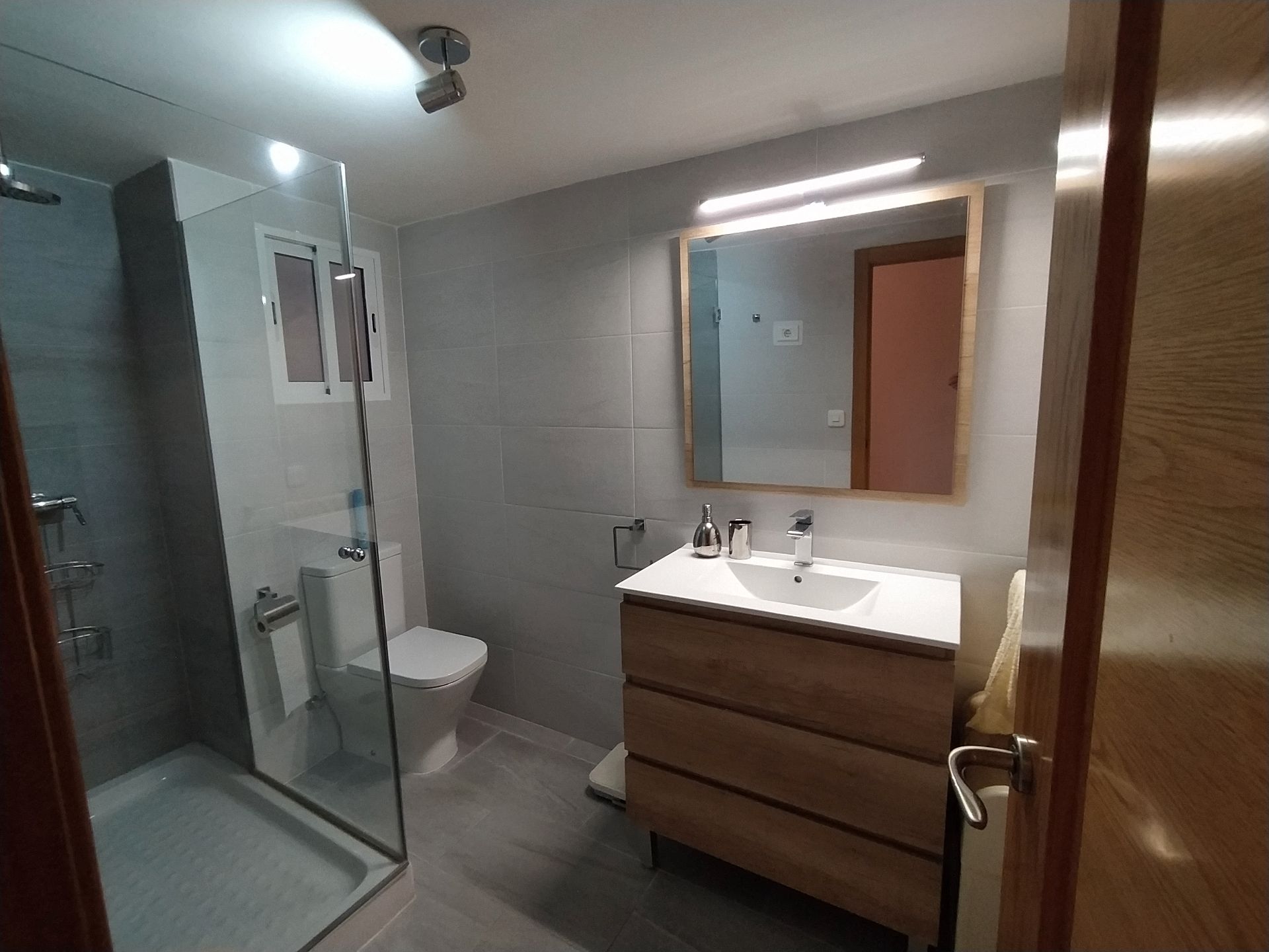 Baño de Piso en venta en  Palma de Mallorca con Calefacción, Amueblado y Horno