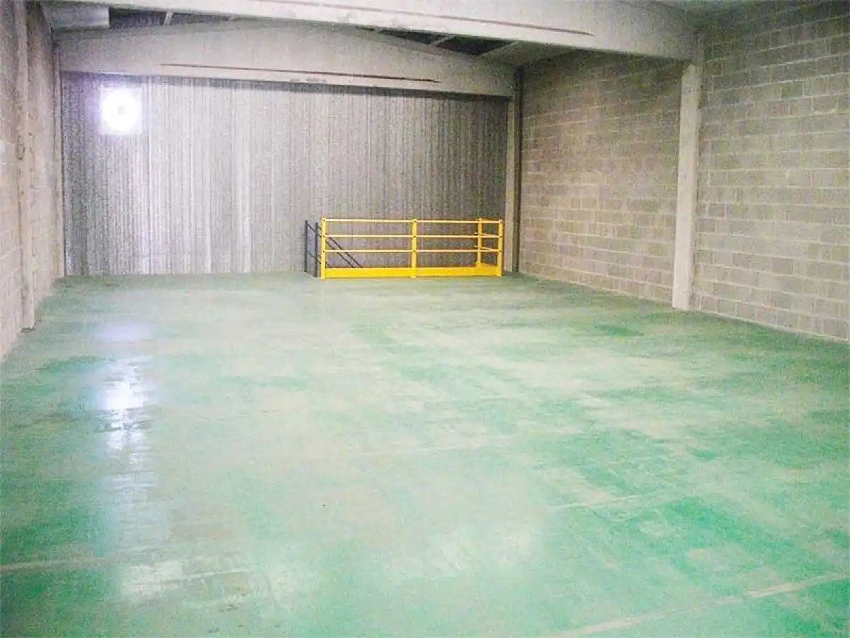 Nave industrial en venta en Cubelles