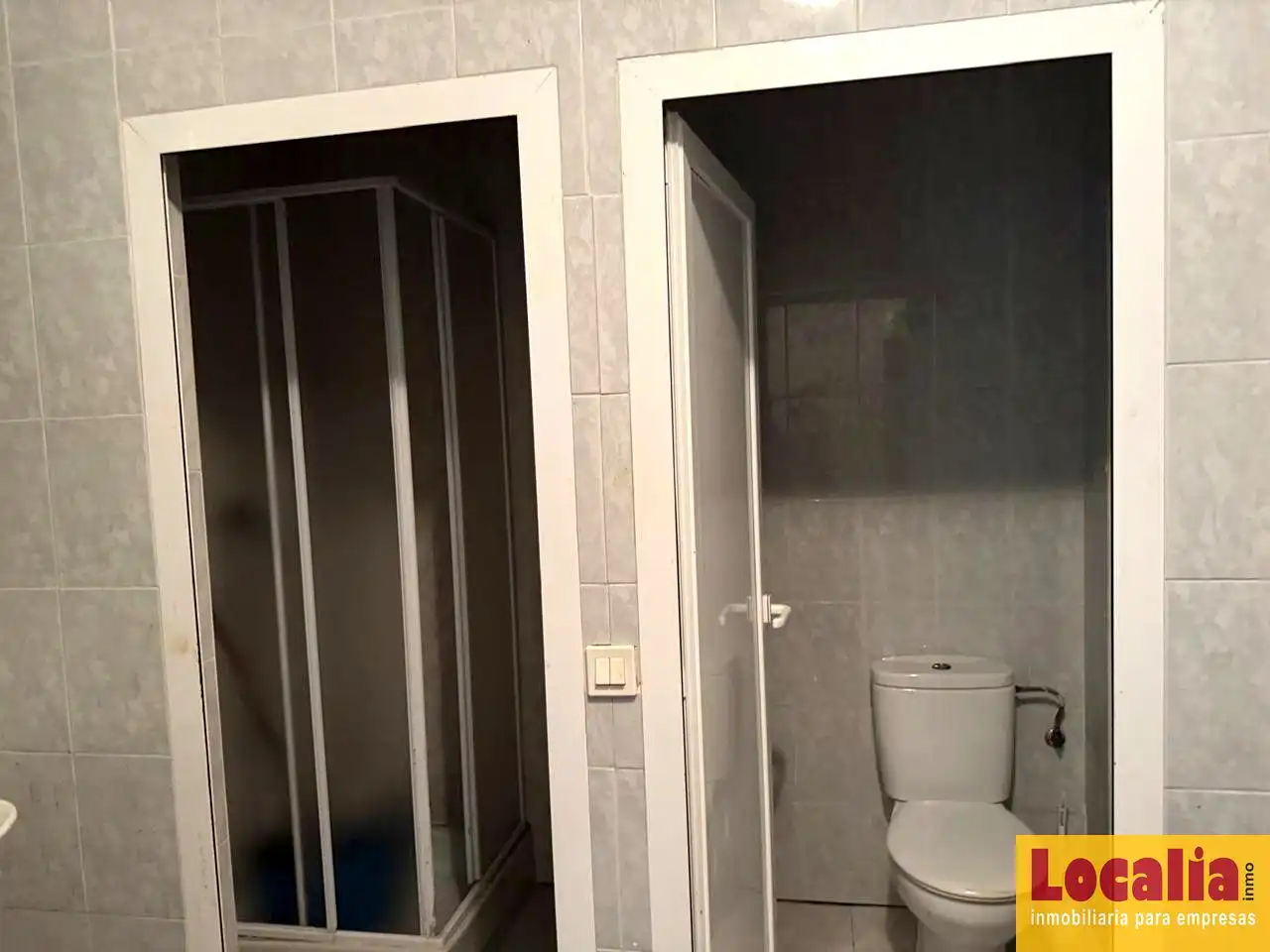 Baño de Nave industrial de alquiler en Santoña