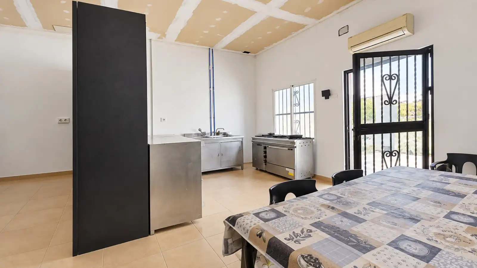 Cuina de Local en venda en Valencia amb Terrassa