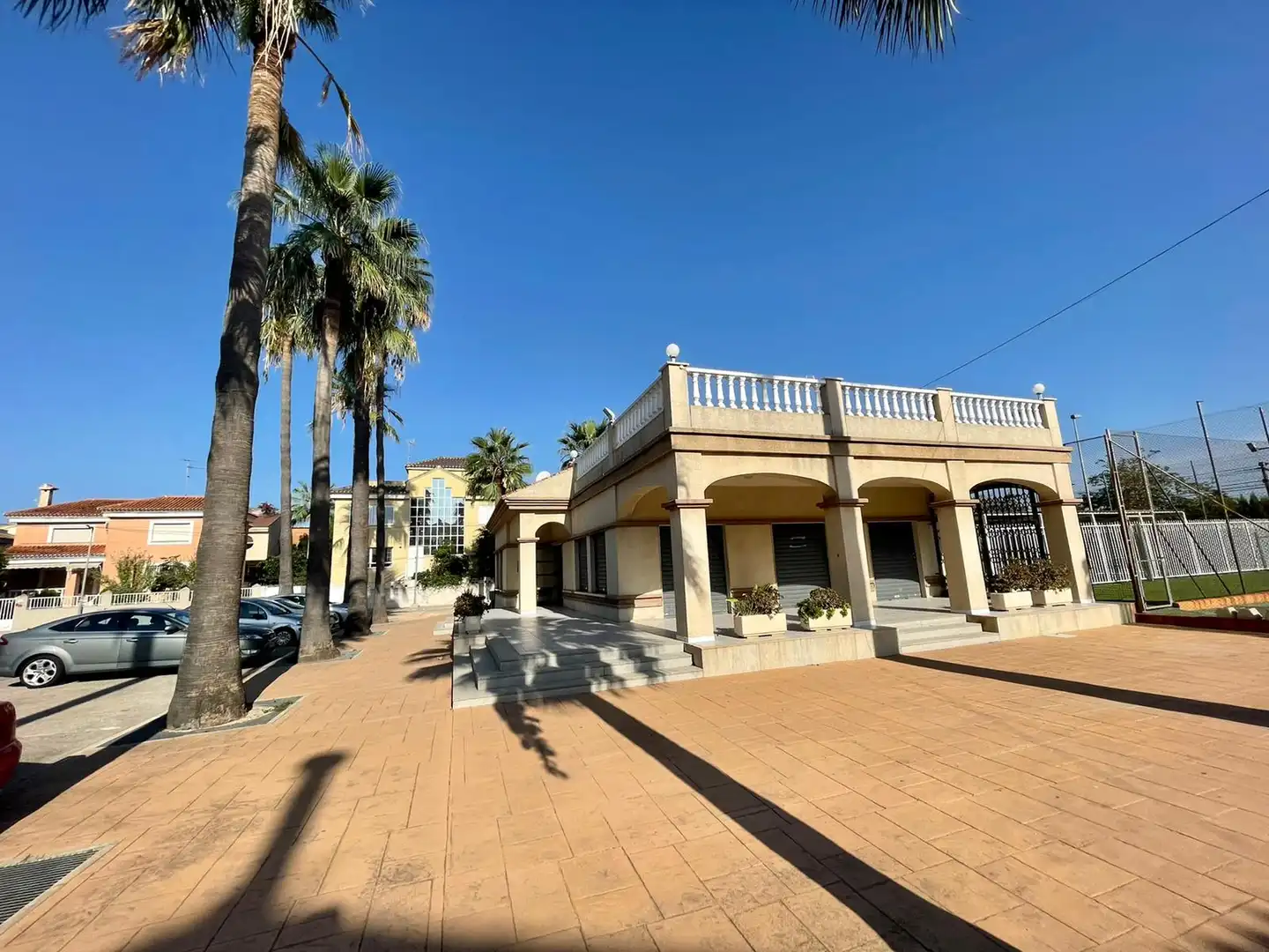 Vista exterior de Casa adosada en venda en Sueca amb Aire condicionat, Jardí privat i Terrassa
