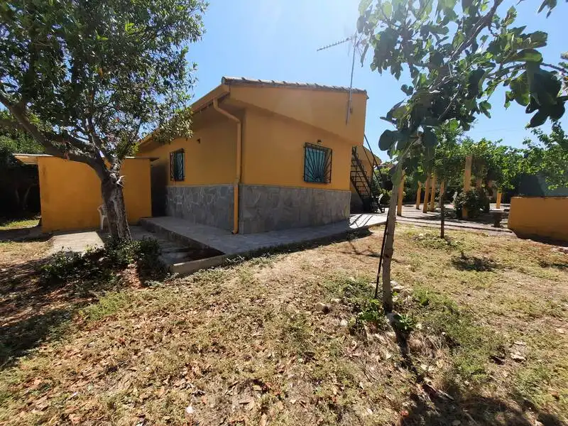 Vista exterior de Casa o chalet en venta en Escalona con Calefacción y Alarma