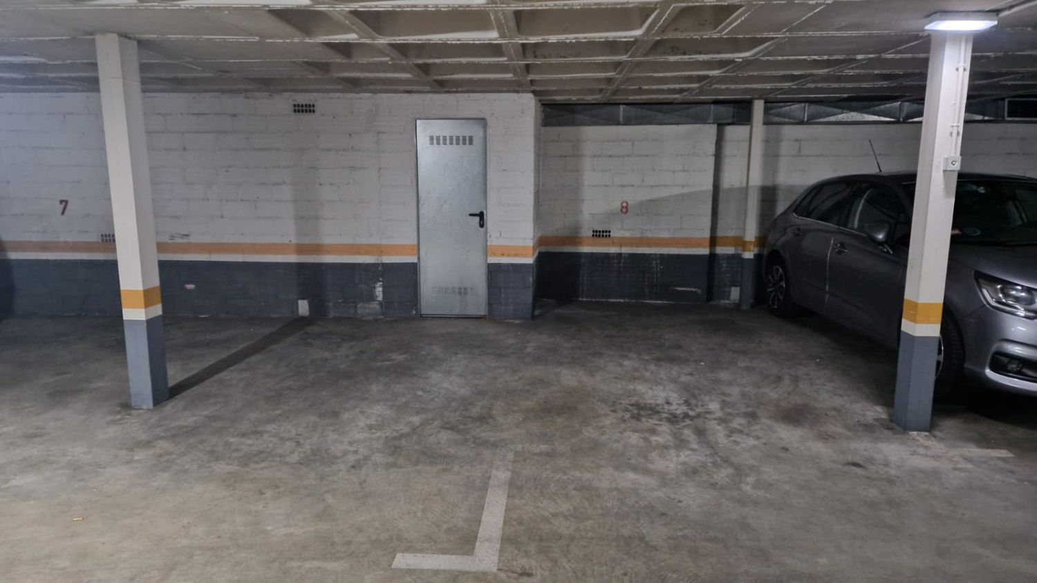 Parking of Garage for sale in León Capital 
