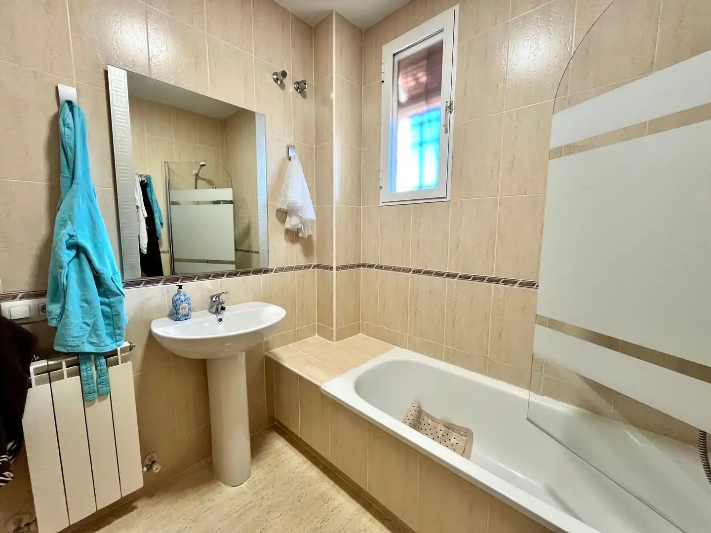 Baño de Casa adosada en venta en Ciudad Real con Aire acondicionado, Calefacción y Internet