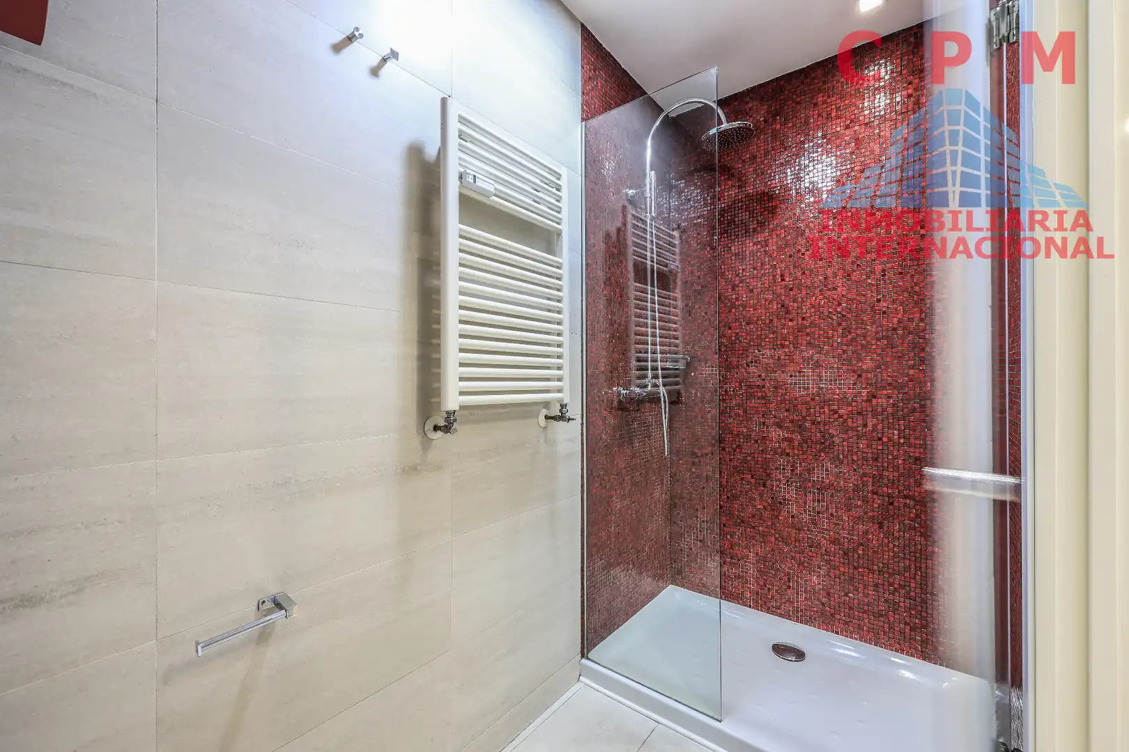 Bathroom of Flat for rent in Madrid  with Air Conditioner, Heating and Parquet flooring