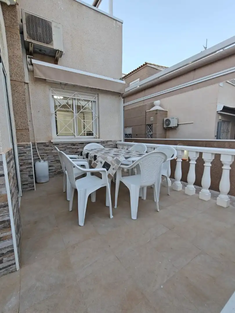 Terrassa de Planta baixa de lloguer en Torrevieja amb Aire condicionat, Calefacció i Terrassa
