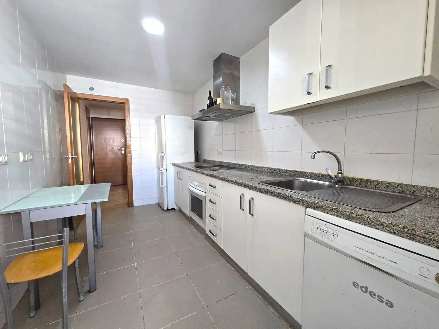 Cocina de Piso en venta en Mairena del Aljarafe con Piscina comunitaria