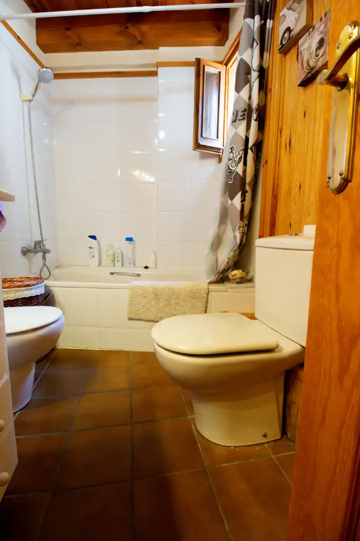 Bany de Casa adosada en venda en Sort amb Calefacció, Parquet i Balcó