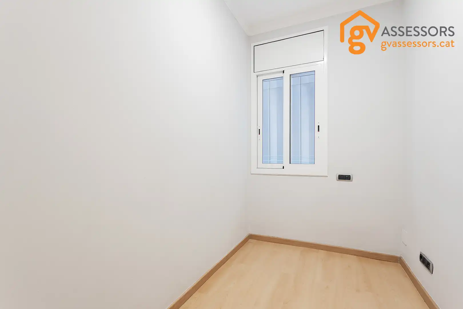Wohnung zum Verkauf in Barcelona mit Klimaanlage, Heizung und Parkett