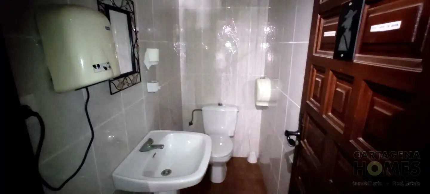 Bathroom of Commercial properties for rent in Cartagena  with Air Conditioner and Furnished