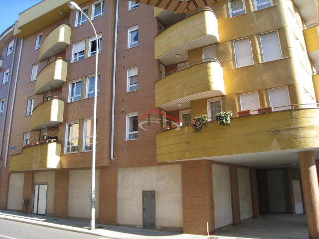 Local comercial en Venta en GONZÁLEZ DE LAMA en San Mamés - La Palomera